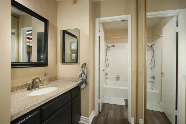 $615,000 | 5003 Westpark Drive, Unit 203, North Hollywood, CA 91601