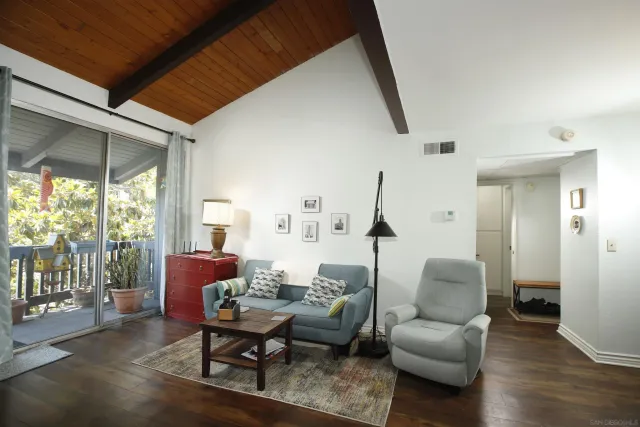 $615,000 | 5003 Westpark Drive, Unit 203, North Hollywood, CA 91601