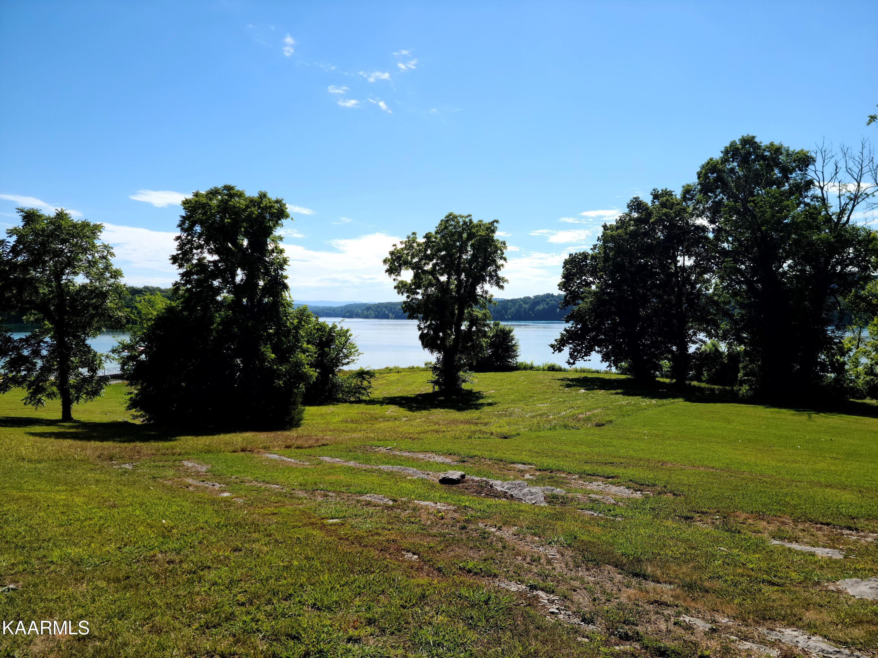 452 Regina's Point Sharps Chapel, TN 37866 - Photo 5 of 44 20220628_171438