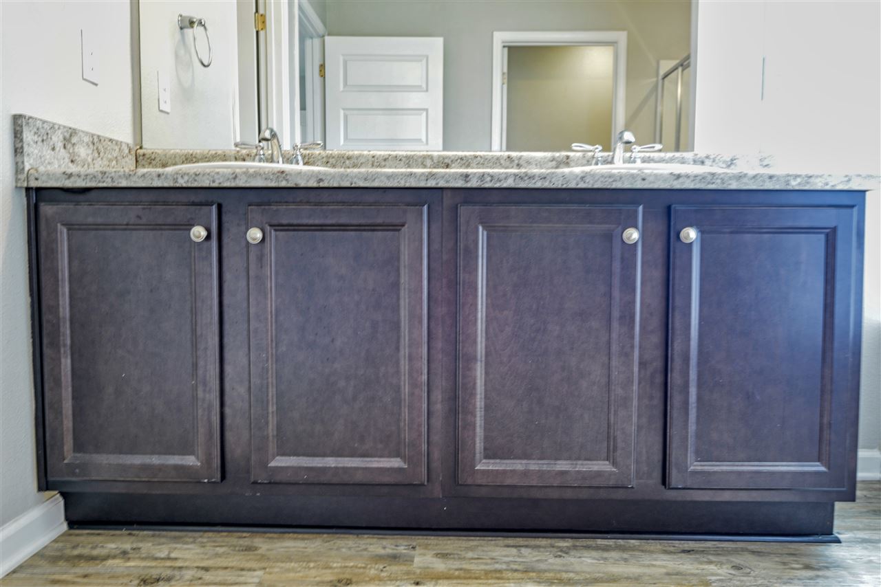 6990 Crimson Ridge Street Gulf Shores, AL 36542 - Photo 15 of 31 Master Bath