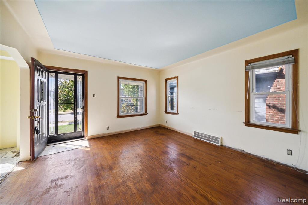 1150 Harvard Road Berkley, MI 48072 - Photo 2 of 15