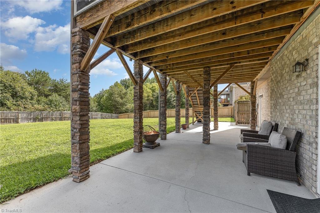 6657 Ridge Run Court Clemmons, NC 27012 - Photo 24 of 28 Fenced spacious yard!
