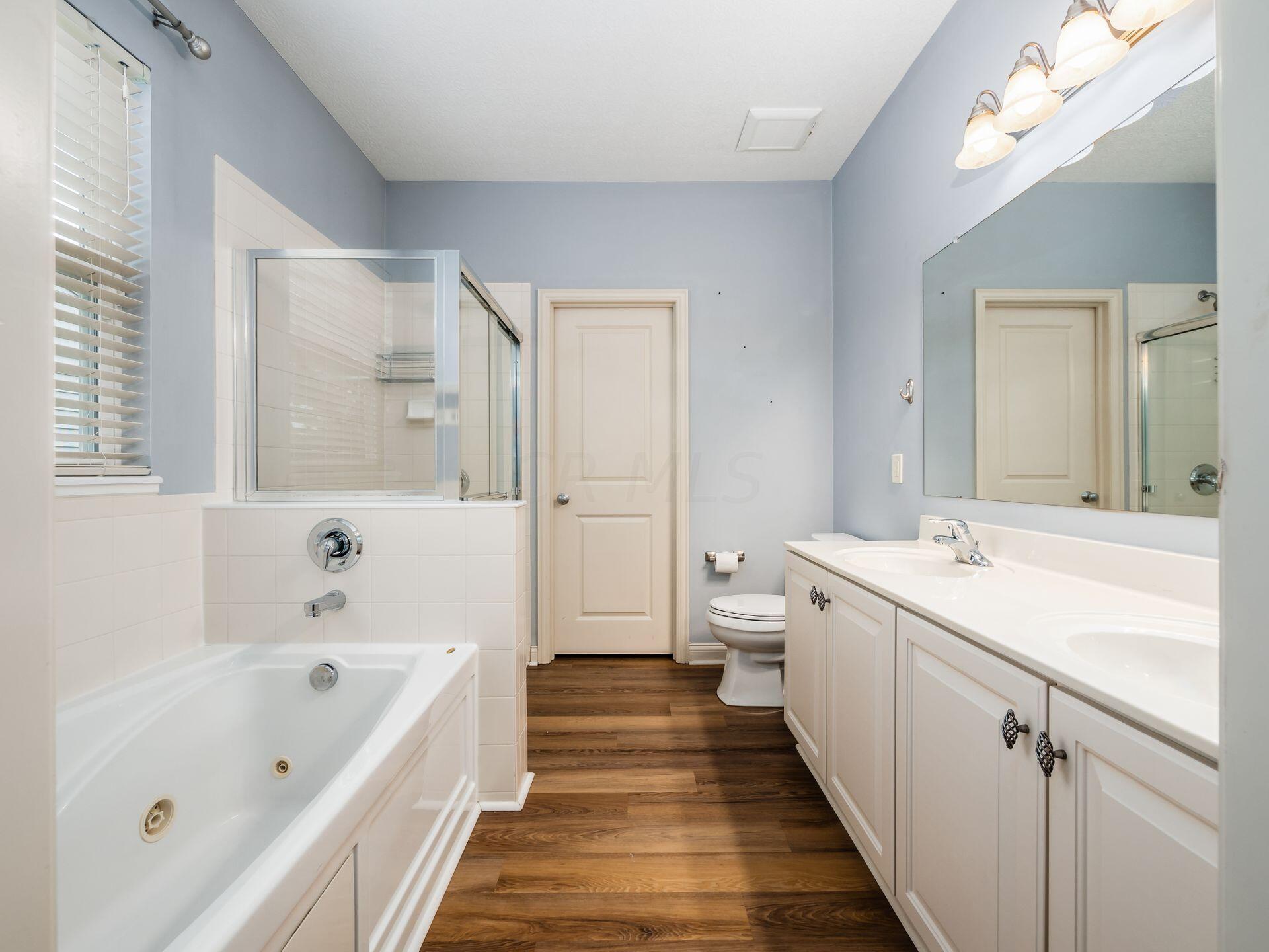 5923 Myrick Road Dublin, OH 43016 - Photo 17 of 39 Master bath