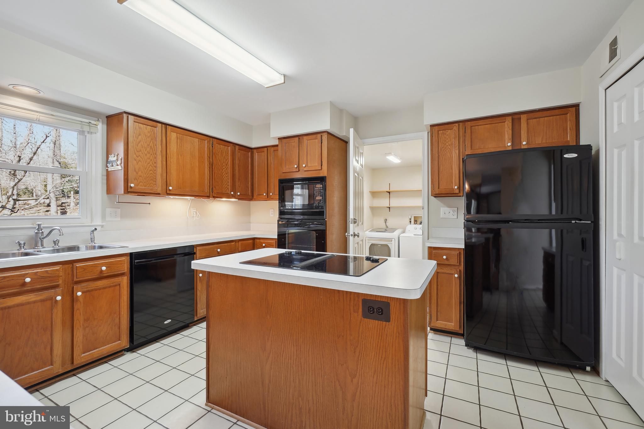 14992 DuFief Drive North Potomac, MD 20878 - Photo 18 of 51 Kitchen