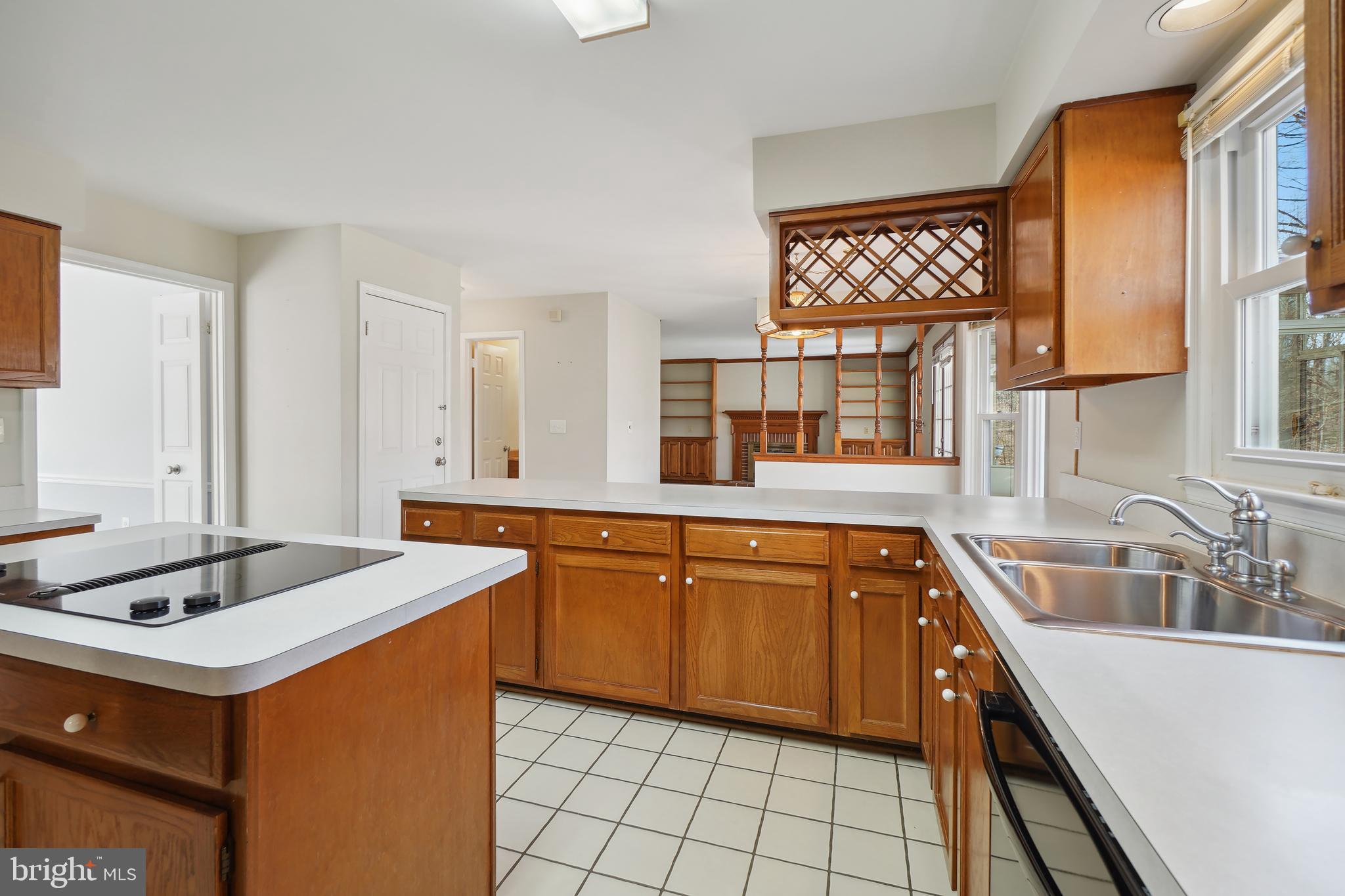 14992 DuFief Drive North Potomac, MD 20878 - Photo 20 of 51 Kitchen