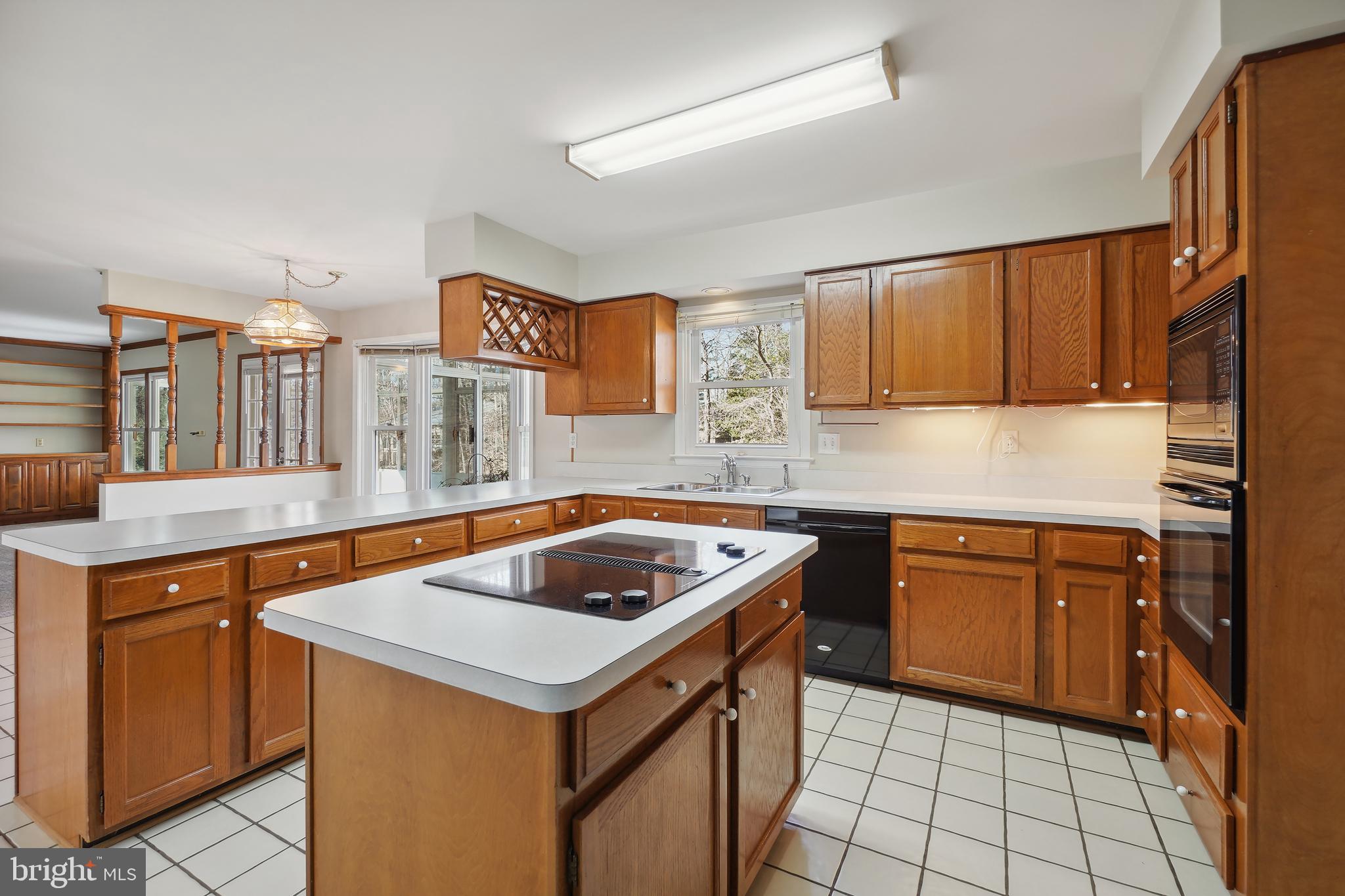 14992 DuFief Drive North Potomac, MD 20878 - Photo 22 of 51 Kitchen
