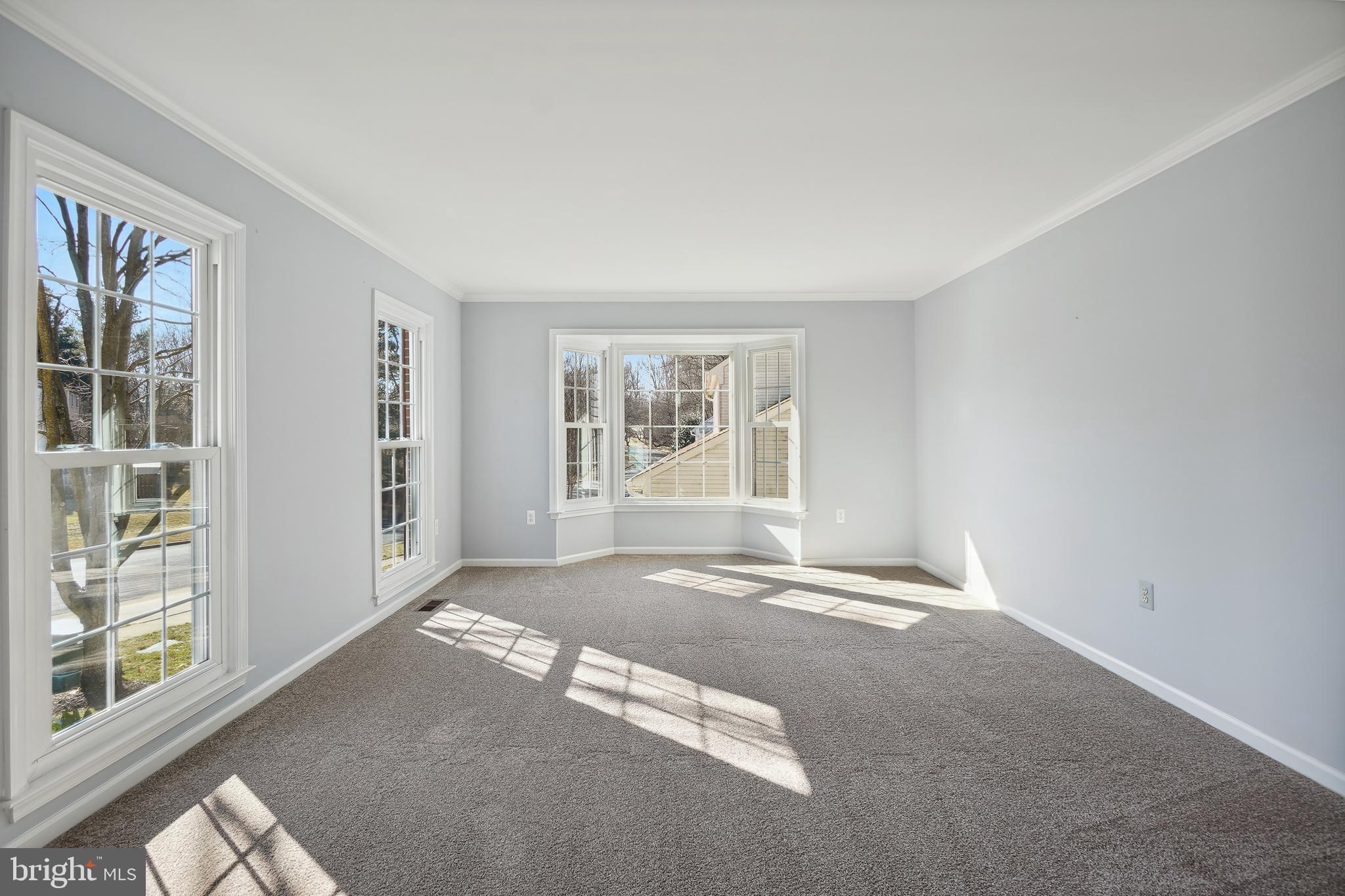14992 DuFief Drive North Potomac, MD 20878 - Photo 5 of 51 Living Room