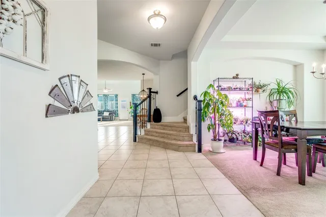 a view of a entryway with furniture