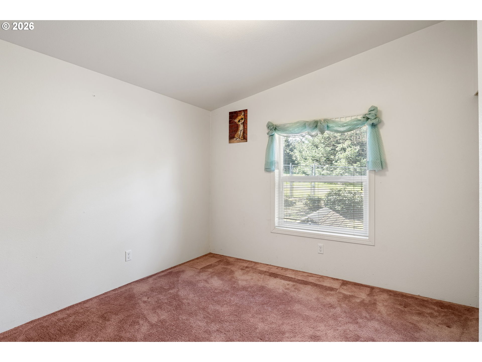500 Elm Street Yoncalla, OR 97499 - Photo 38 of 48 an empty room with windows