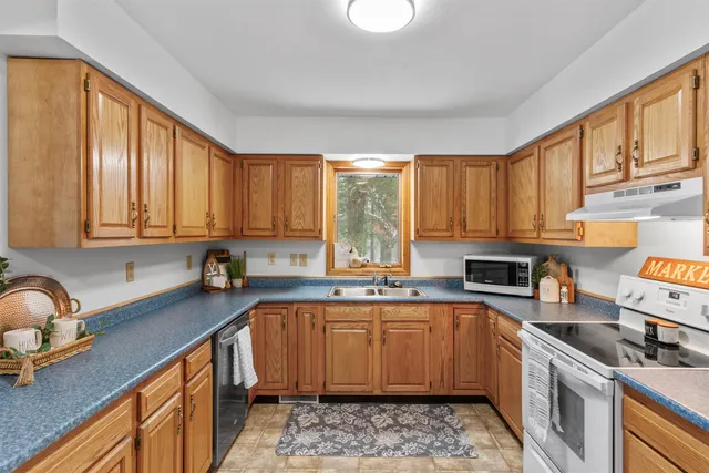 $549,900 | W6764 Porters Lake Road, Wautoma, WI 54982