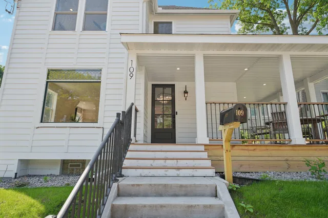 $1,100,000 | 109 Pine Street East, Stillwater, MN 55082
