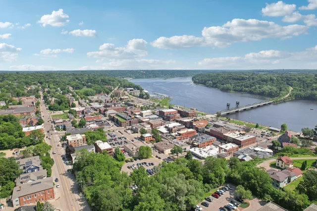 $1,100,000 | 109 Pine Street East, Stillwater, MN 55082