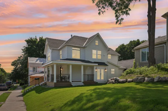 $1,100,000 | 109 Pine Street East, Stillwater, MN 55082