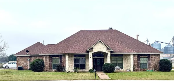 $389,995 | 201 South Pearl Street, Mart, TX 76664
