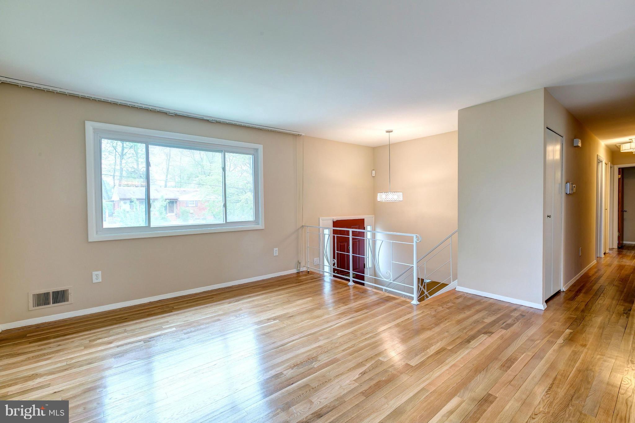 4007 Blackpool Road Rockville, MD 20853 - Photo 7 of 30 Living Room