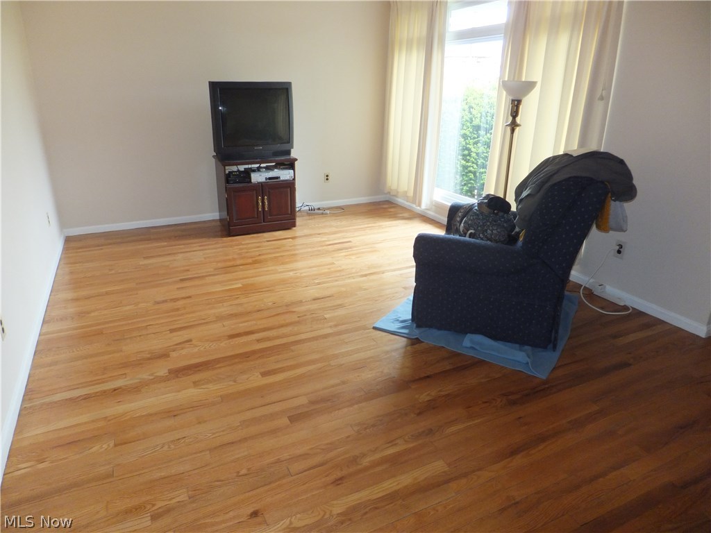 4396 Ridge Road Brooklyn, OH 44144 - Photo 2 of 17