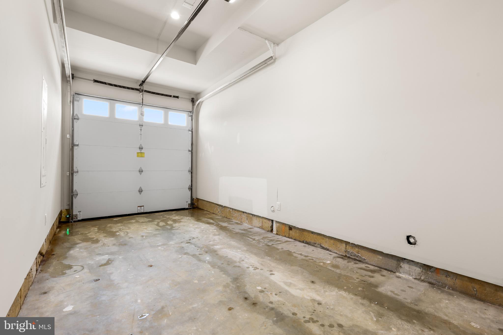 4032 (4050) Marilyn (conshohocken Ave) Drive Philadelphia, PA 19131 - Photo 20 of 42 Spacious garage with potential for creativity.