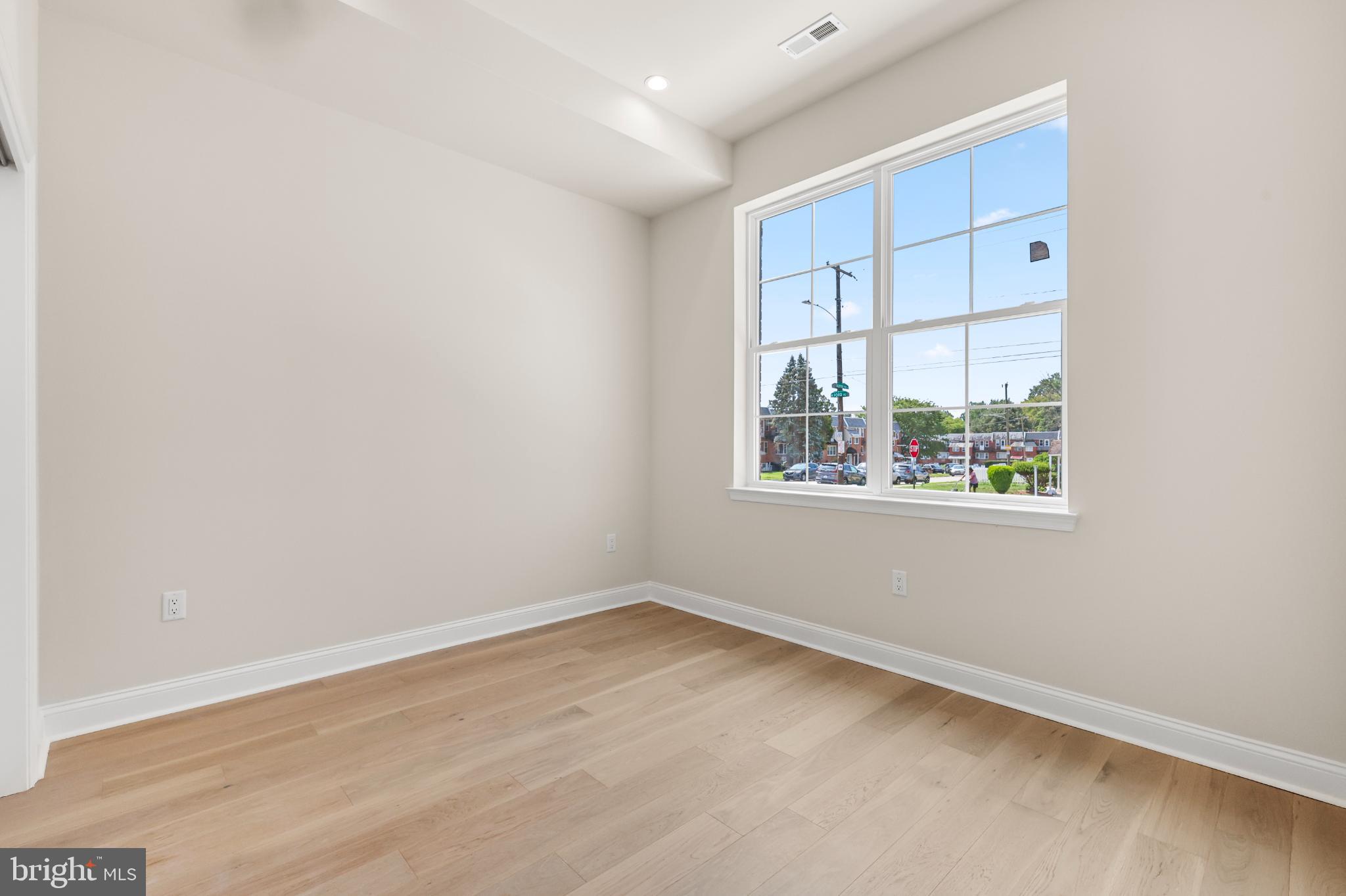 4032 (4050) Marilyn (conshohocken Ave) Drive Philadelphia, PA 19131 - Photo 32 of 42 Bright and airy space with natural light.