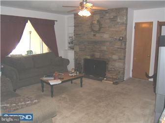 8025 Hammond Road Cheltenham, PA 19012 - Photo 2 of 7