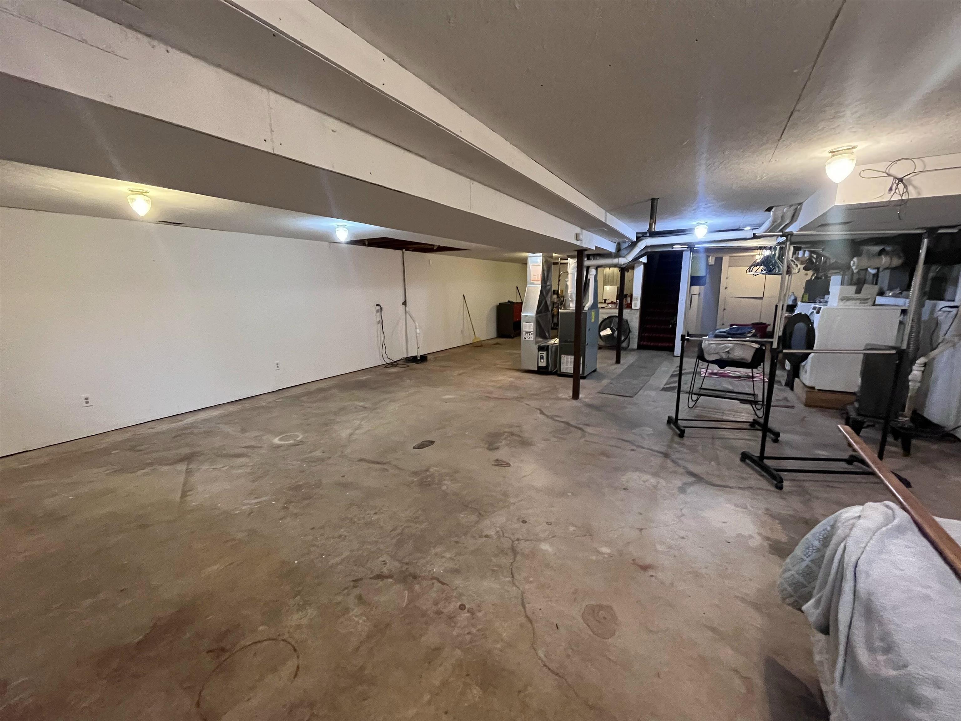 2725 Graham Road Belvidere, IL 61008 - Photo 21 of 31 a view of a room with gym equipment