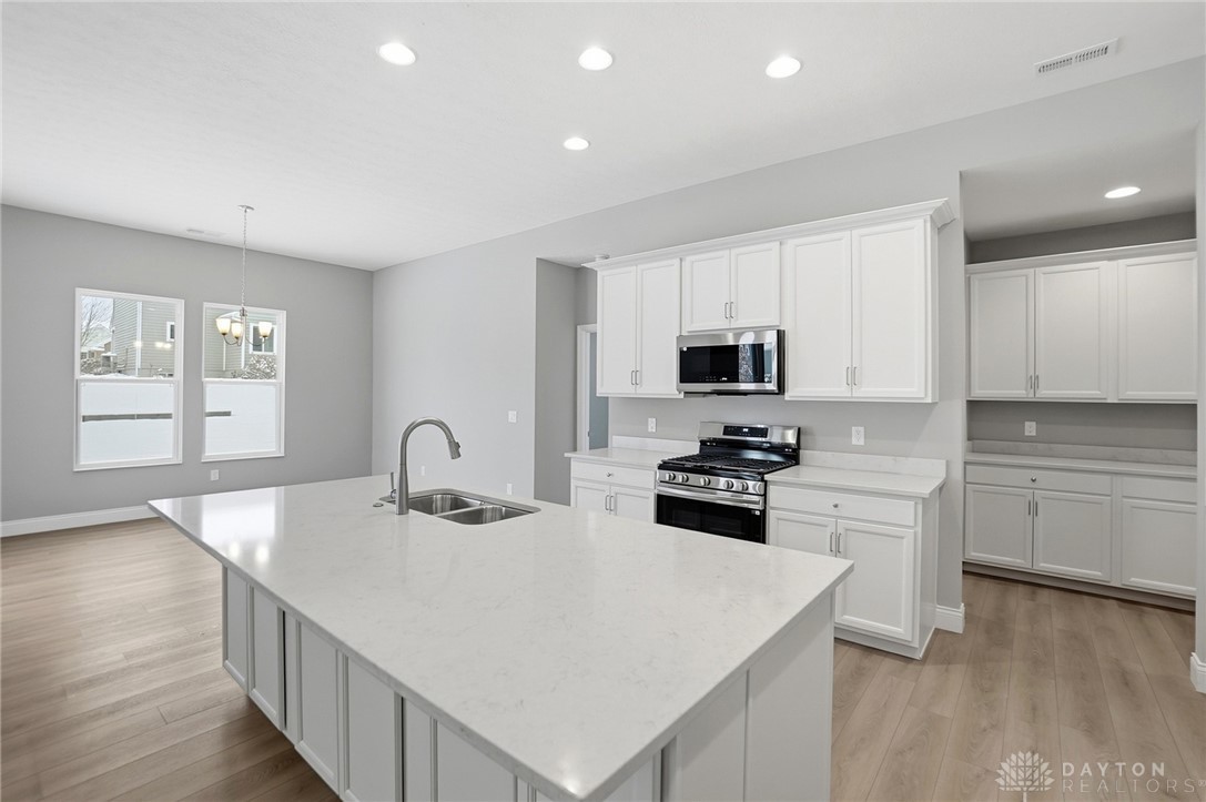 889 Reeder Circle Dayton, OH 45458 - Photo 11 of 38 Gallery Image 11