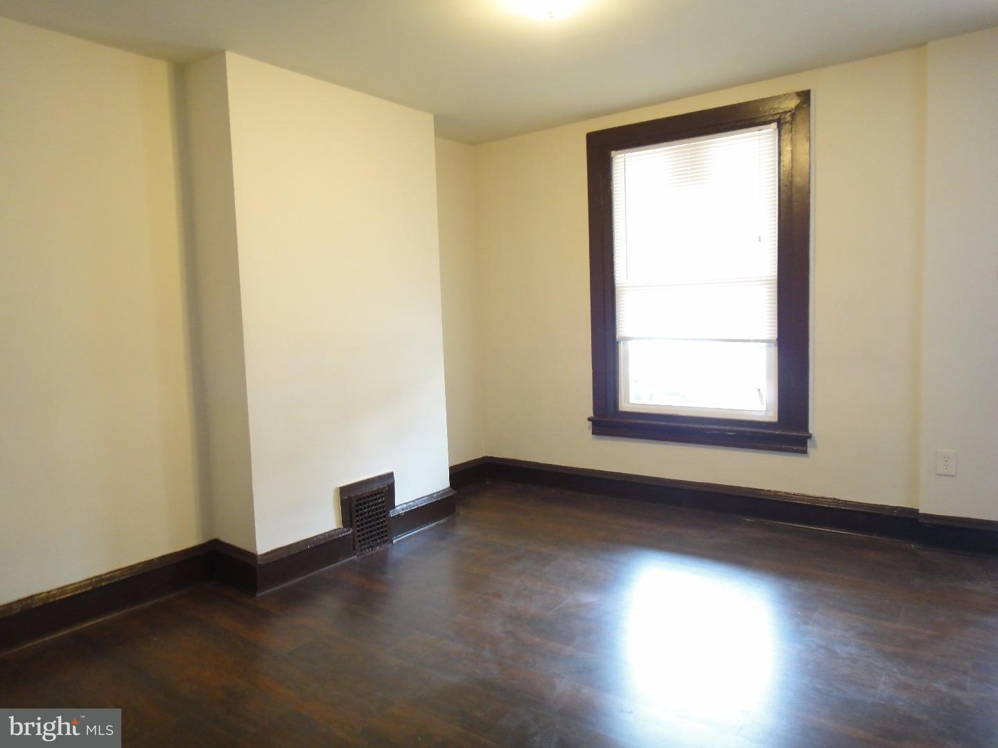 5557 Crowson Street Philadelphia, PA 19144 - Photo 6 of 10 Gallery Image 6