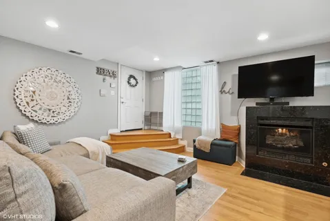 $220,000 | 2307 West Haddon Avenue, Unit A, Chicago, IL 60622
