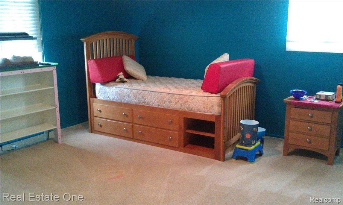 5577 Abington Road West Bloomfield, MI 48322 - Photo 15 of 25 Bedroom 2