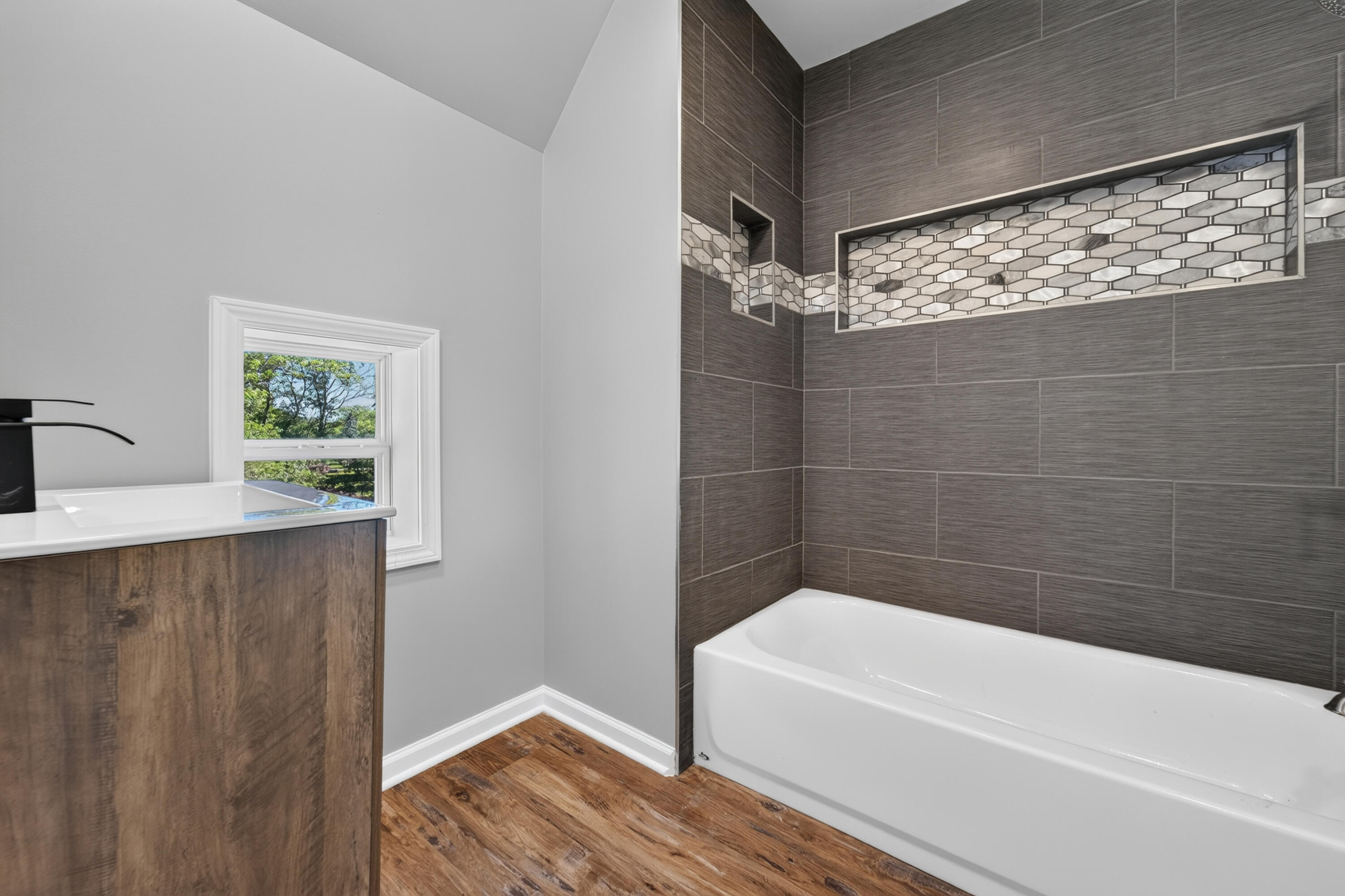 1836 West Mequon Road Mequon, WI 53092 - Photo 18 of 35 DSC07025