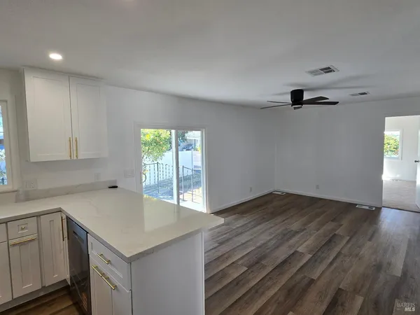 $210,000 | 468 Colonial Park Drive, Santa Rosa, CA 95403