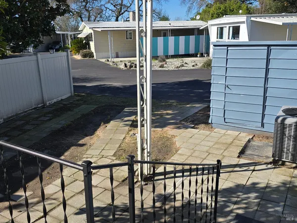 $210,000 | 468 Colonial Park Drive, Santa Rosa, CA 95403