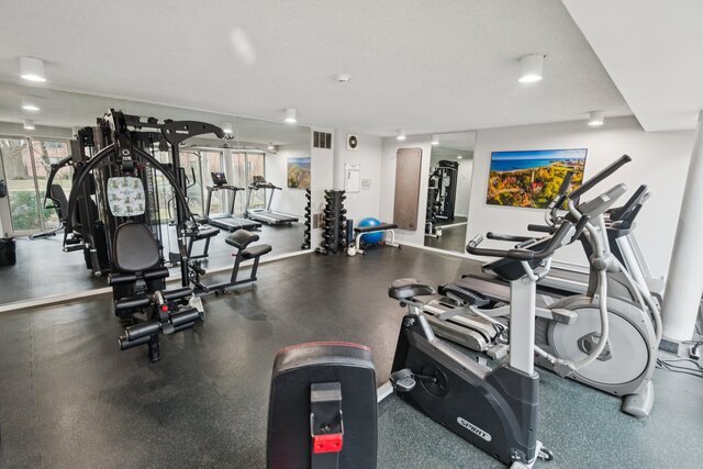 2555 Gross Point Road, Unit 202 Evanston, IL 60201 - Photo 16 of 17