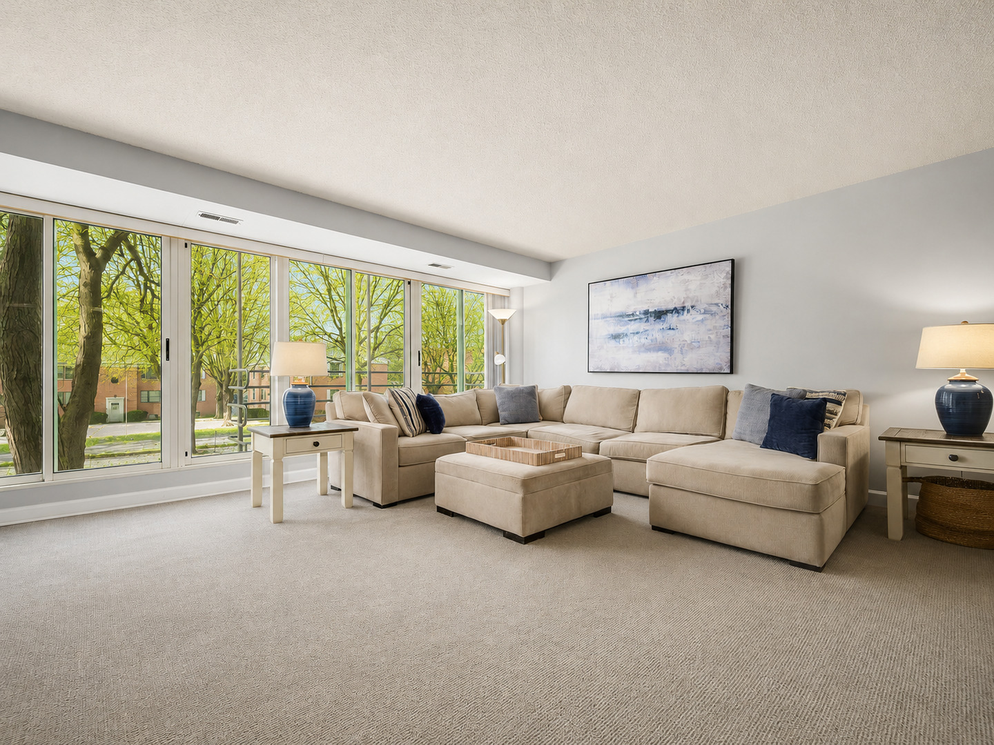 2555 Gross Point Road, Unit 202 Evanston, IL 60201 - Photo 4 of 17