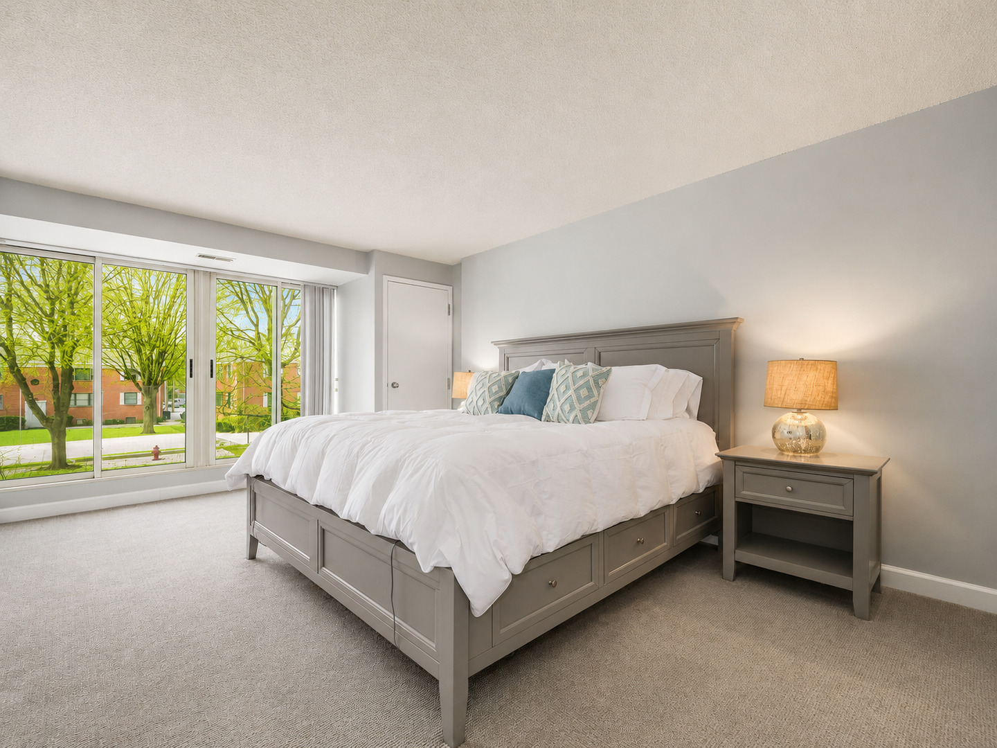 2555 Gross Point Road, Unit 202 Evanston, IL 60201 - Photo 9 of 17