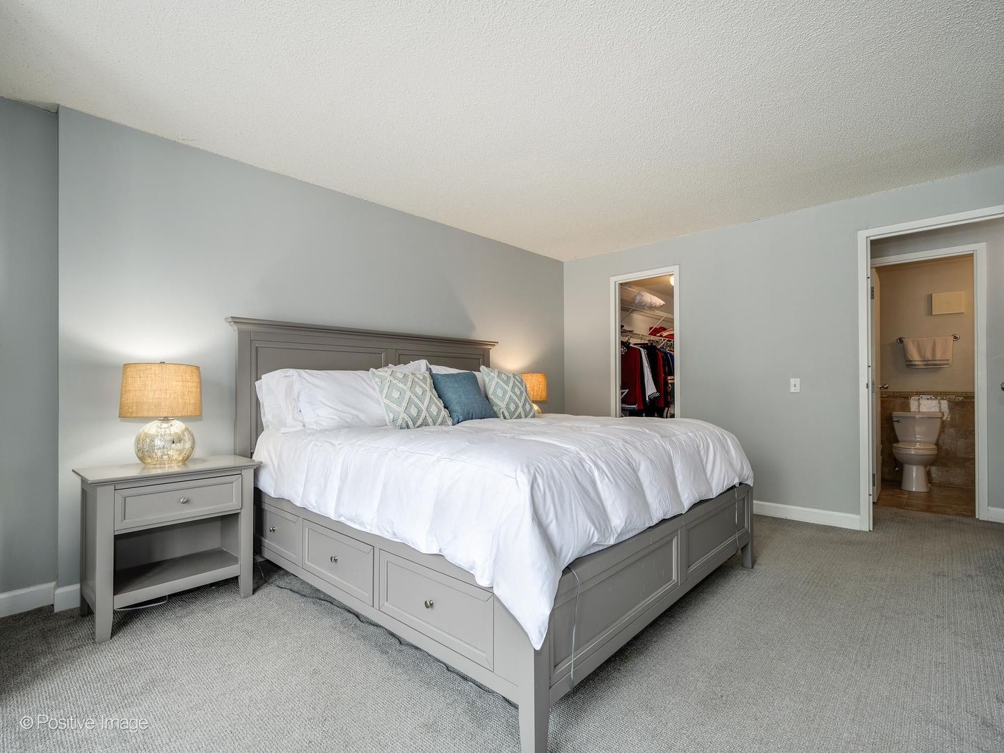 2555 Gross Point Road, Unit 202 Evanston, IL 60201 - Photo 10 of 17