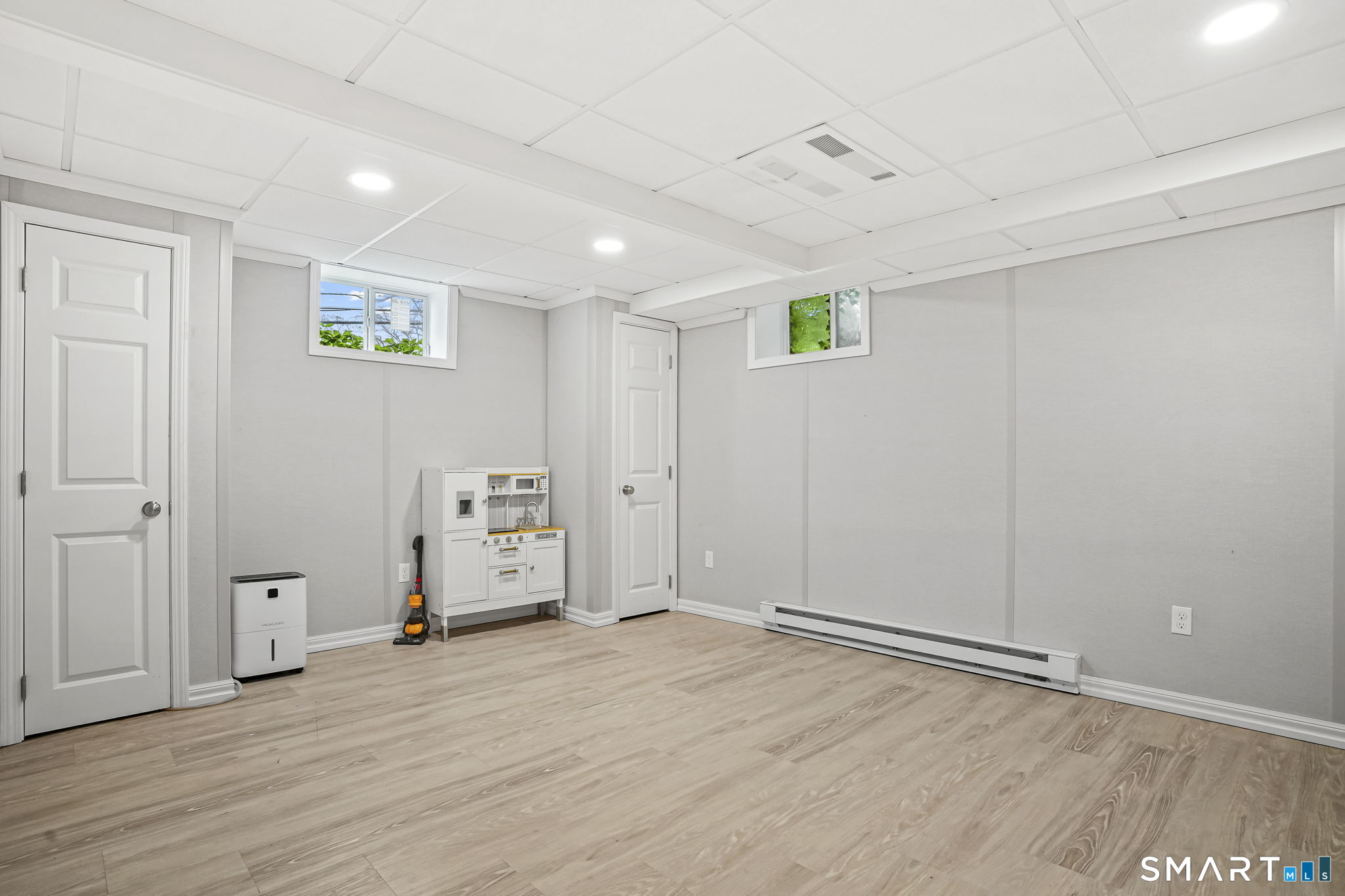 39 North Main Street Sharon, CT 06069 - Photo 23 of 36