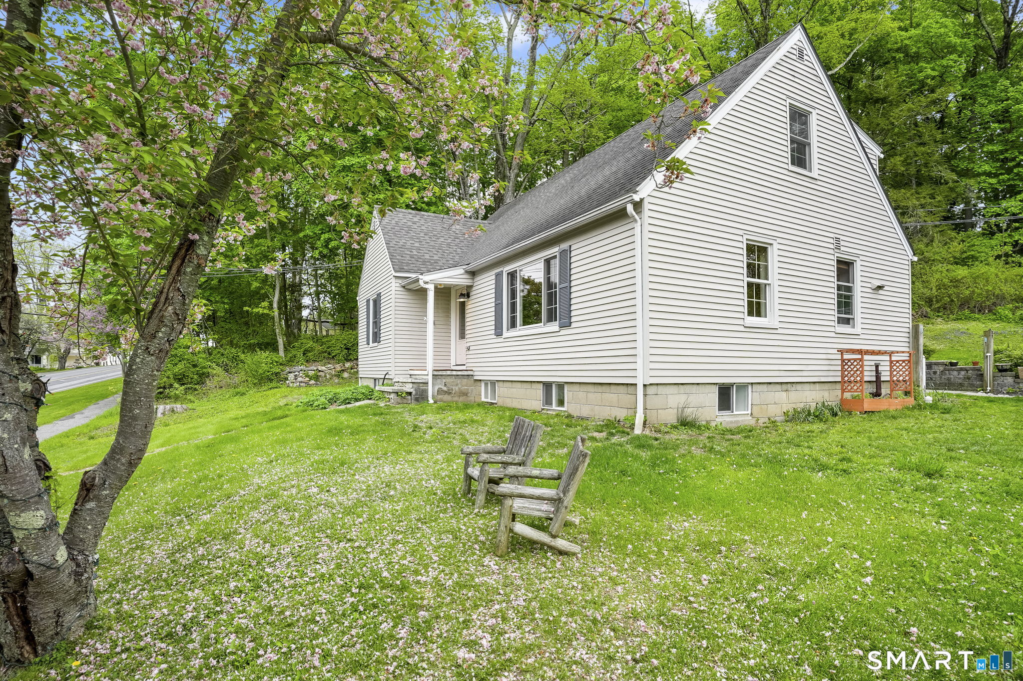 39 North Main Street Sharon, CT 06069 - Photo 3 of 36
