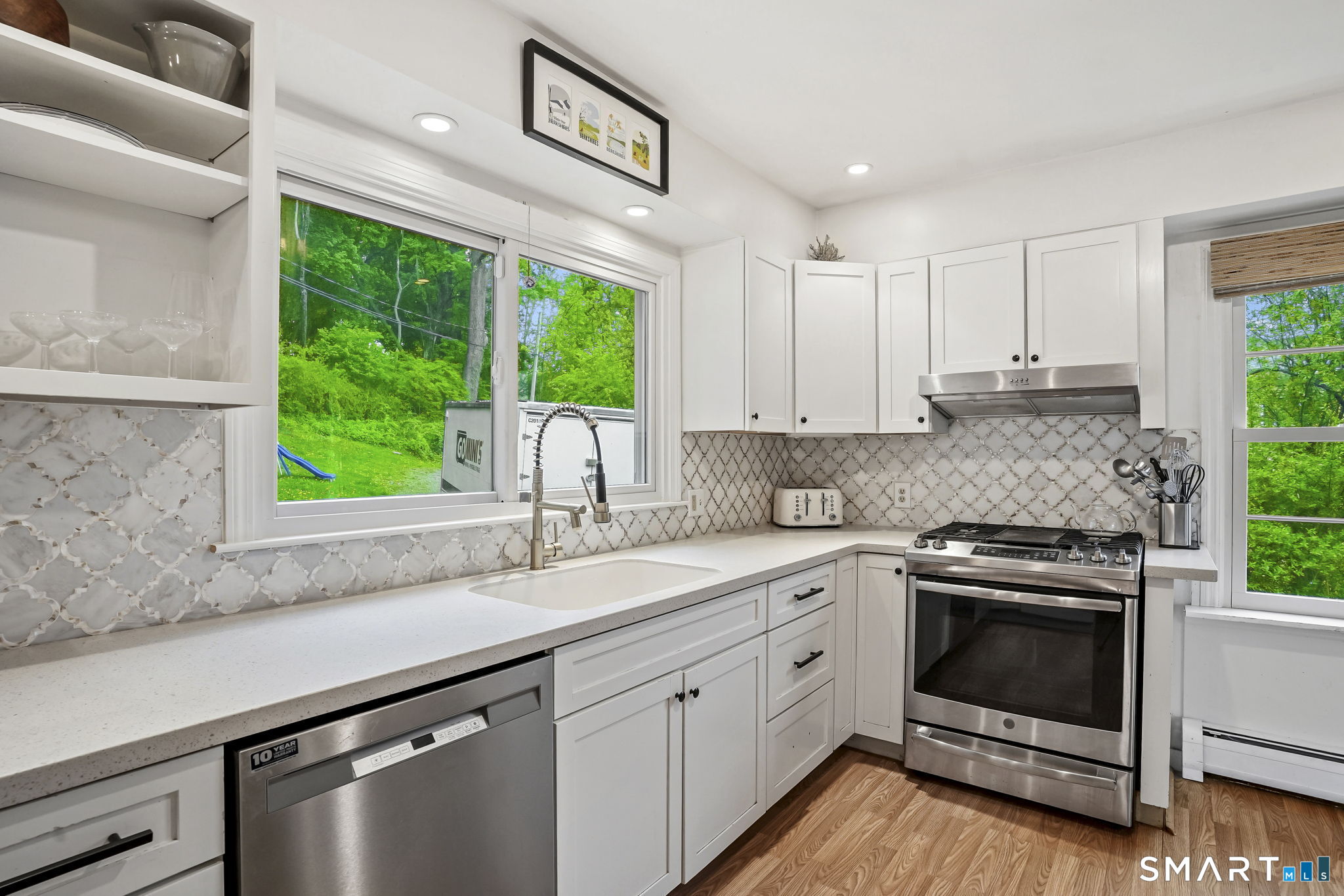 39 North Main Street Sharon, CT 06069 - Photo 6 of 36
