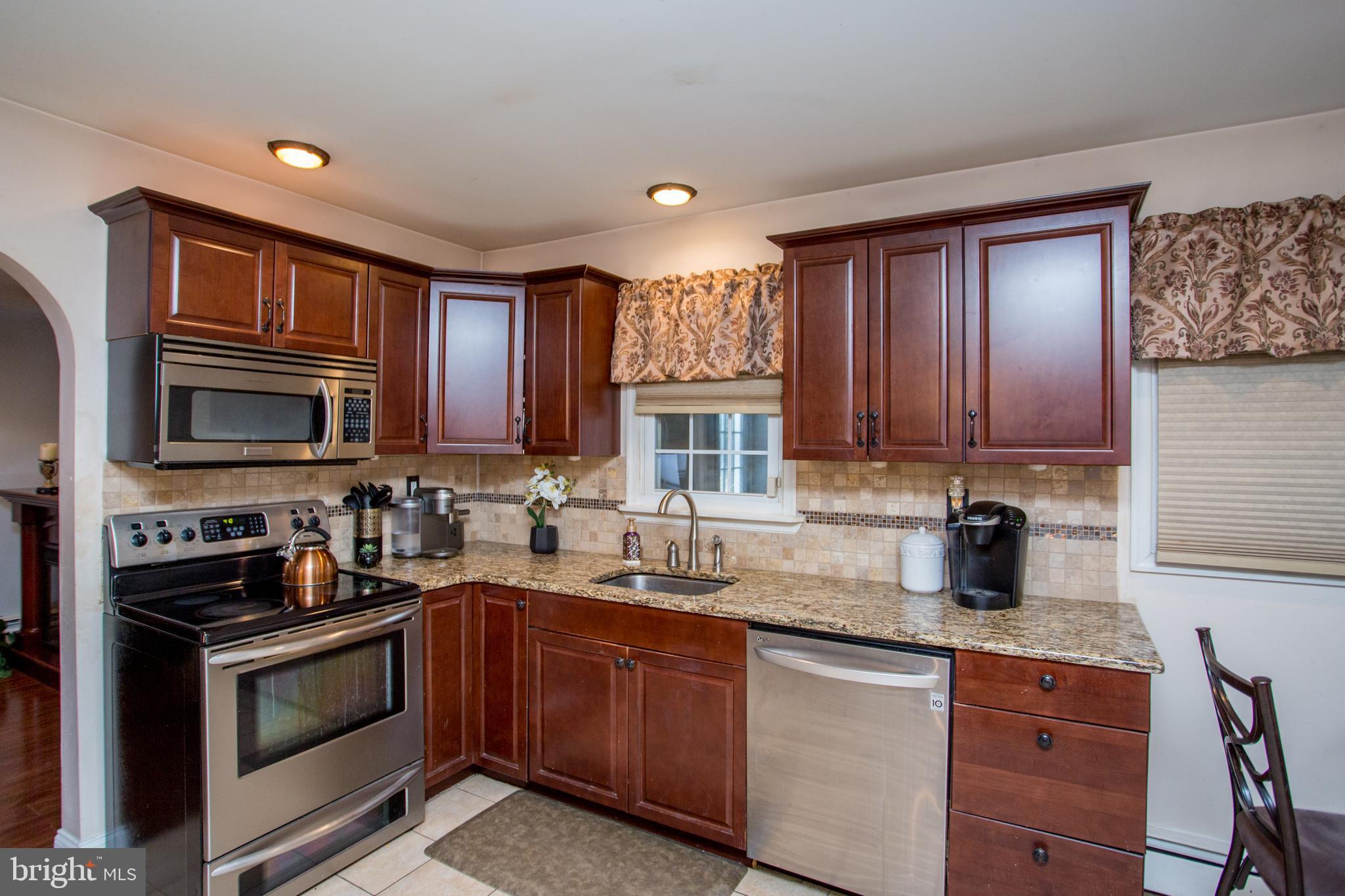 61 Tweed Road Levittown, PA 19056 - Photo 26 of 64