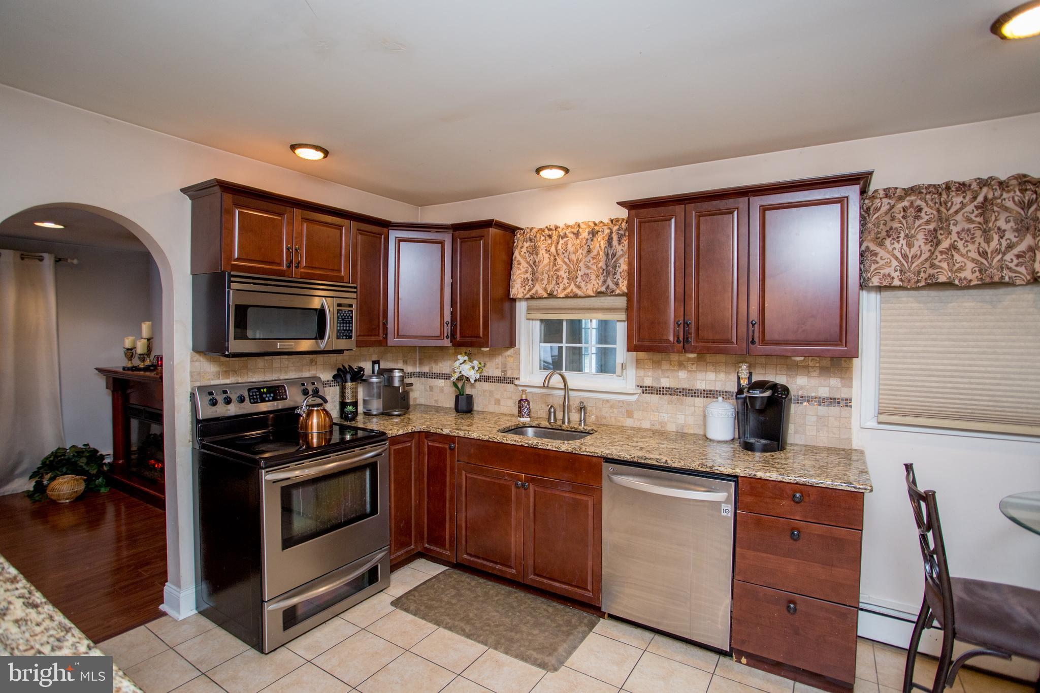 61 Tweed Road Levittown, PA 19056 - Photo 34 of 64
