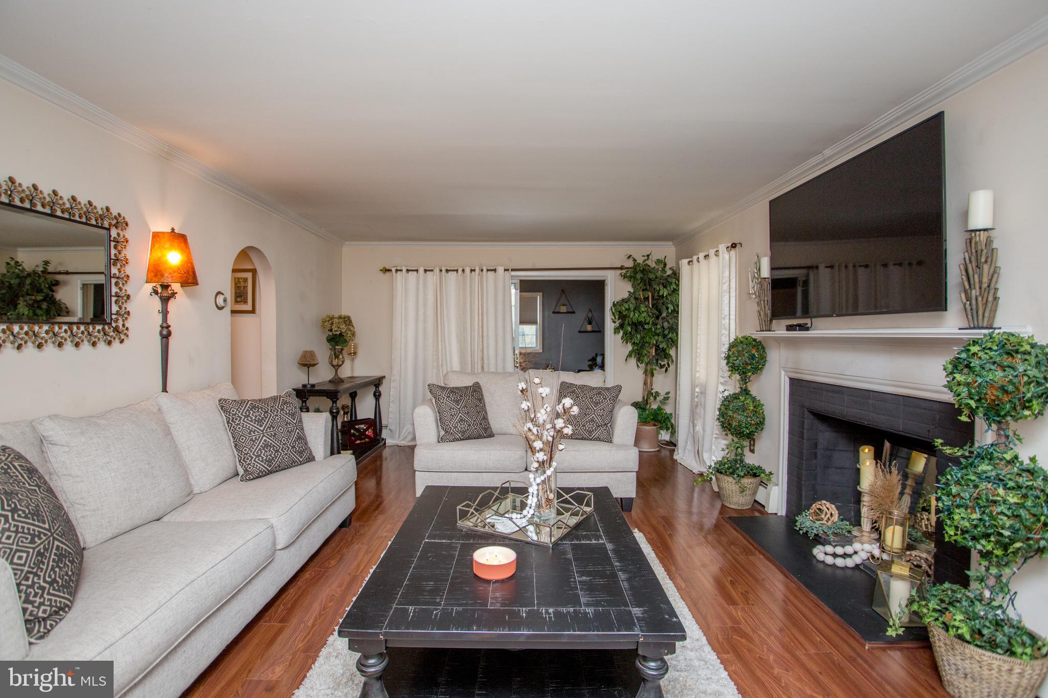 61 Tweed Road Levittown, PA 19056 - Photo 5 of 64