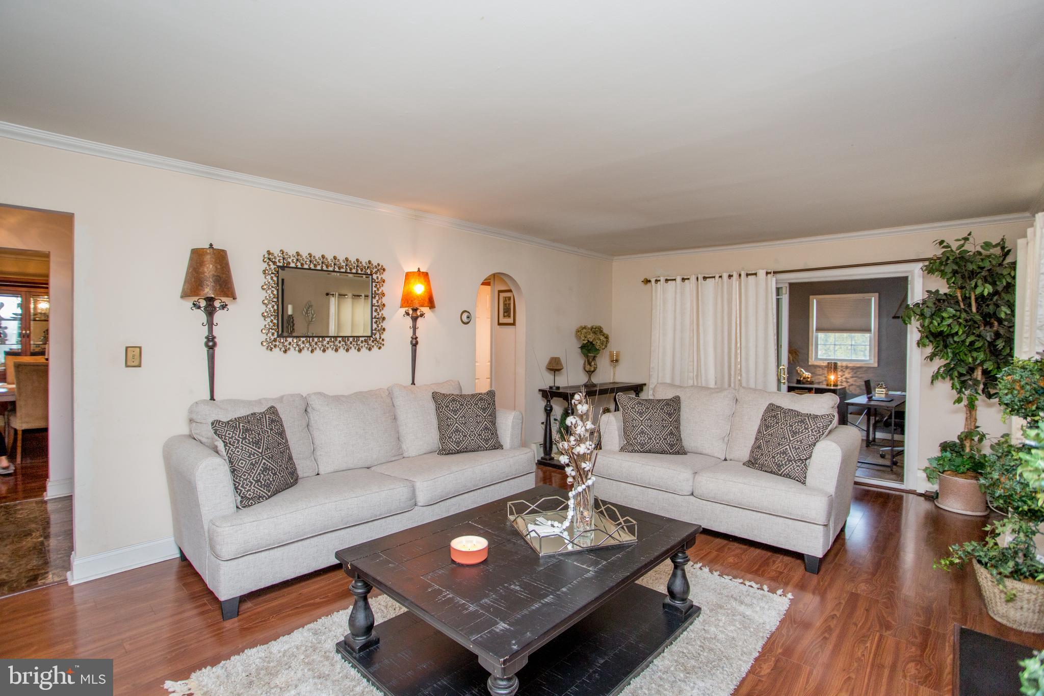 61 Tweed Road Levittown, PA 19056 - Photo 6 of 64