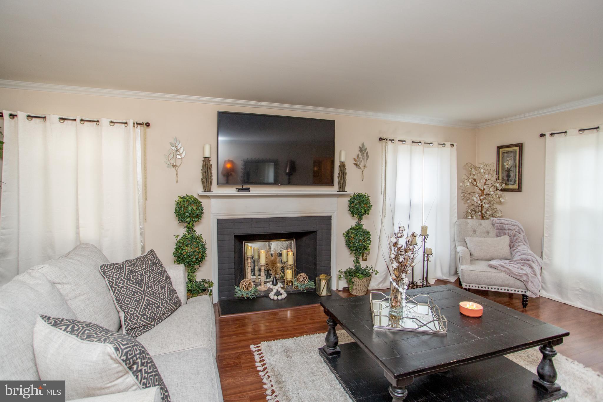 61 Tweed Road Levittown, PA 19056 - Photo 9 of 64