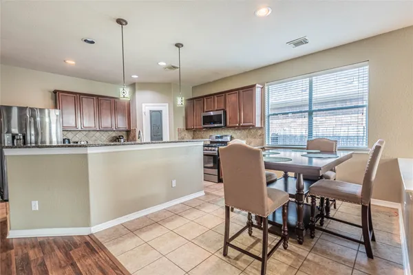 $2,700 | 307 Autumn Creek Lane, Richmond, TX 77406