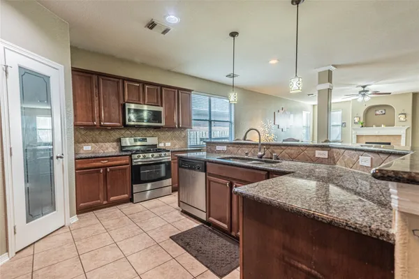 $2,700 | 307 Autumn Creek Lane, Richmond, TX 77406