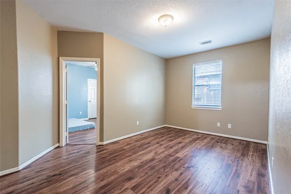 $2,700 | 307 Autumn Creek Lane, Richmond, TX 77406