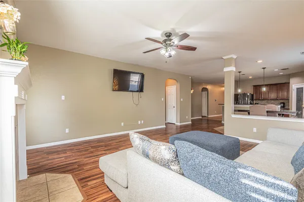 $2,700 | 307 Autumn Creek Lane, Richmond, TX 77406