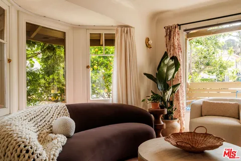$999,000 | 643 North Vendome Street, Los Angeles, CA 90026