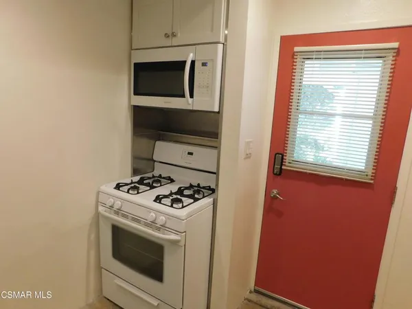 $2,300 | 27437 Freetown Lane, Agoura Hills, CA 91301