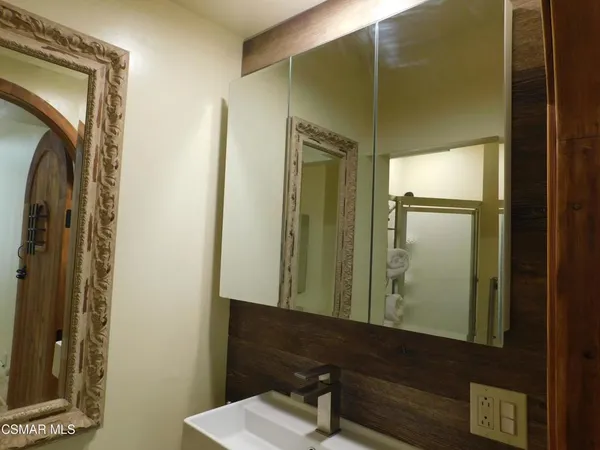 $2,300 | 27437 Freetown Lane, Agoura Hills, CA 91301